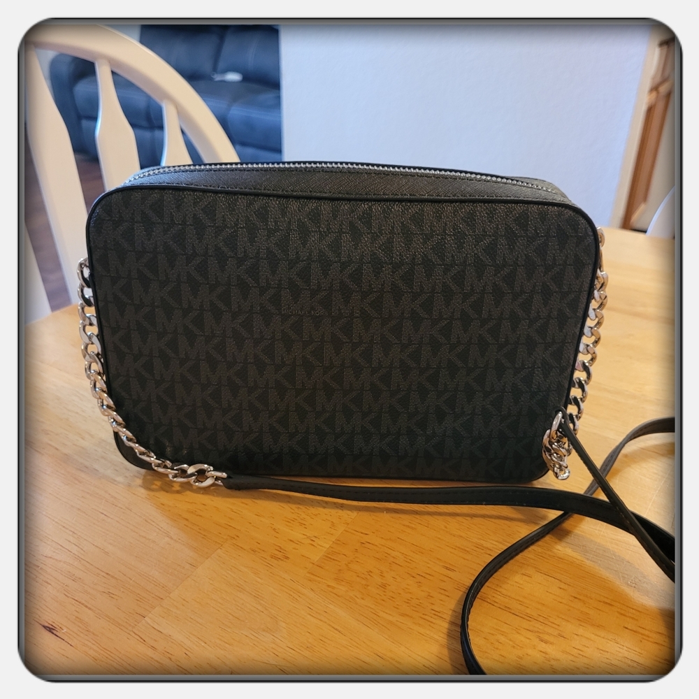 EUC Michael Kors Black Jet Set East West Large Crossbody - Picture 3 of 9